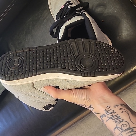 DC Hightops - Picture 5 of 5